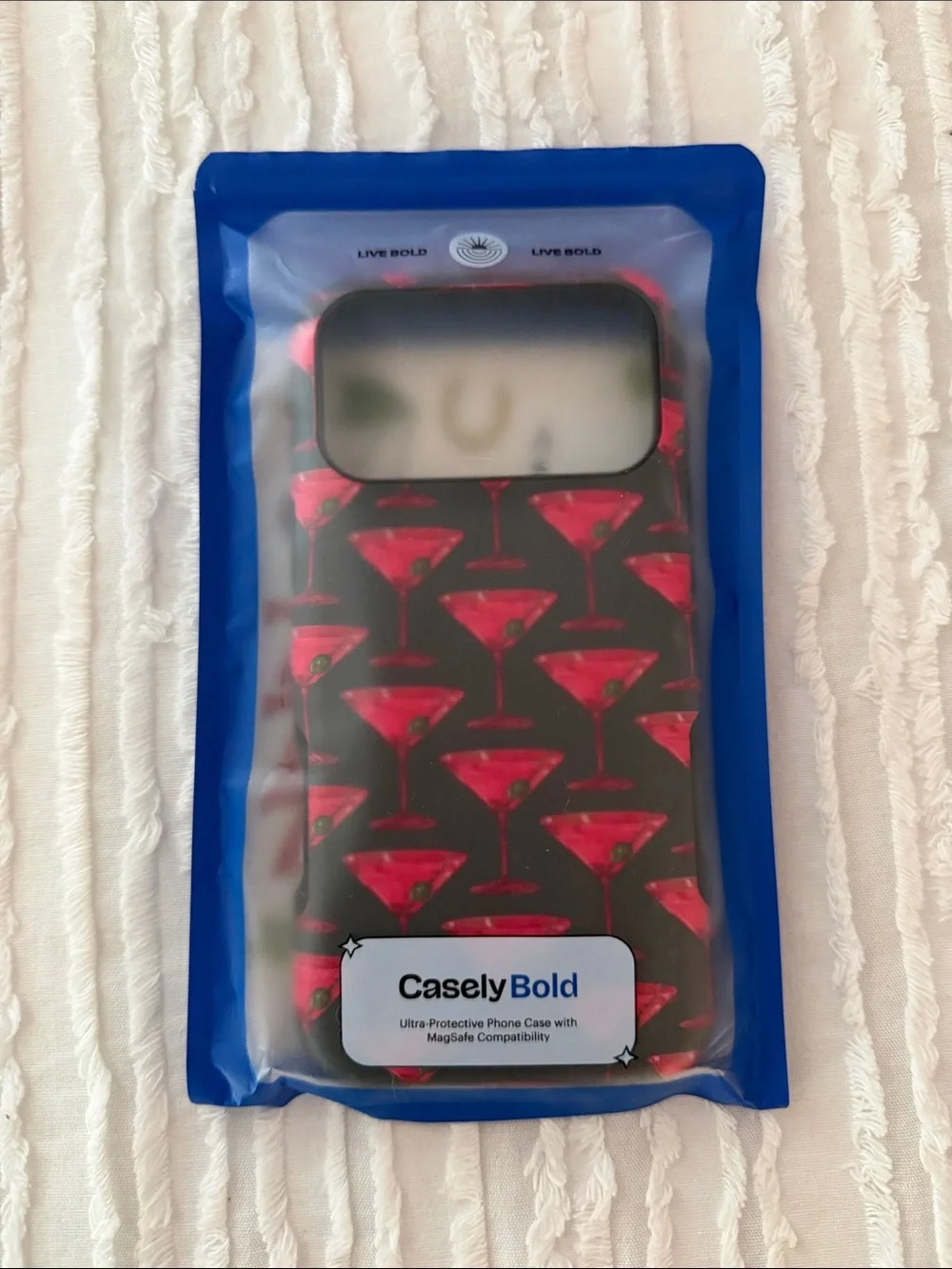 Black & Red Martini Pattern Phone Case - MagSafe Compatible iphone 17 pro max